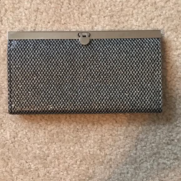 Clutch - Picture 1 of 4